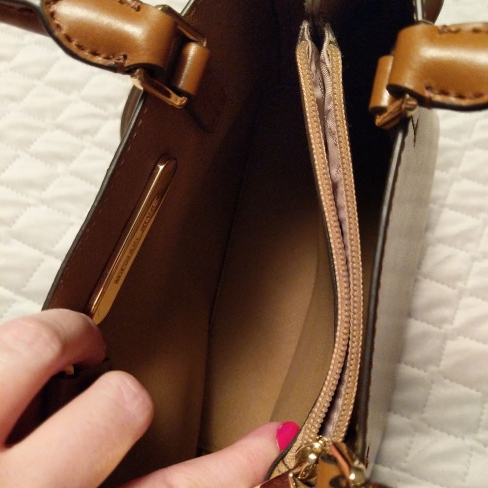 Michael Kors Adele Medium Messenger Crossbody - image 8